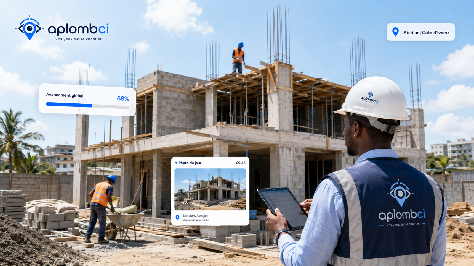 Un superviseur Aplomb CI contrôle un chantier à Abidjan avec sa tablette